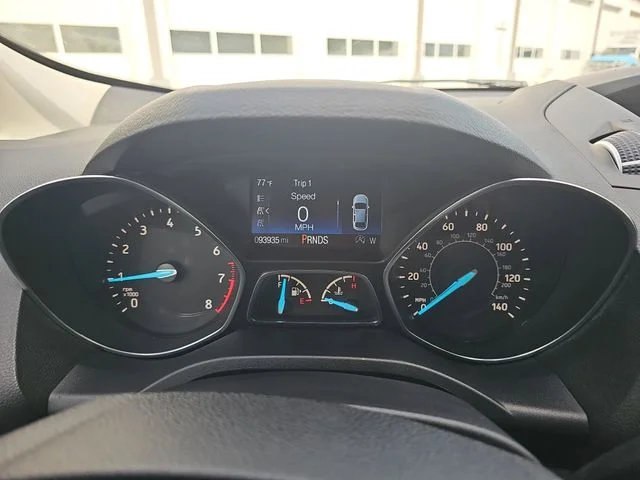 Used 2018 Blue Ford SE image 20