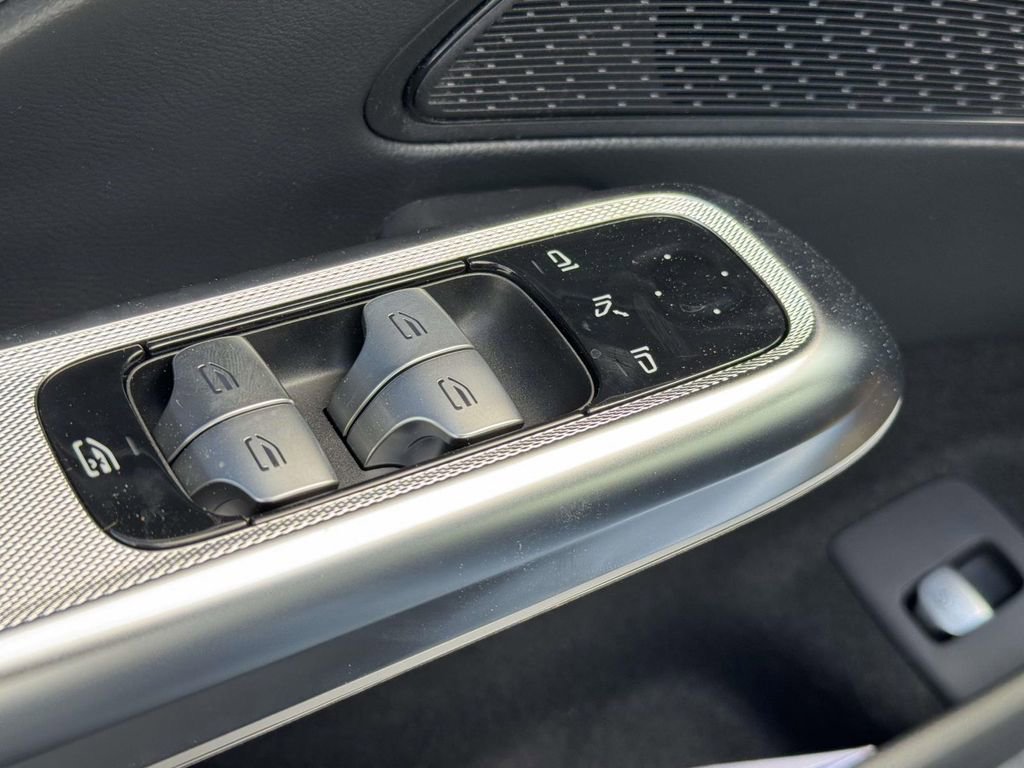 New 2026 MANUFAKTUR Alpine Grey Mercedes-Benz E 350 image 18