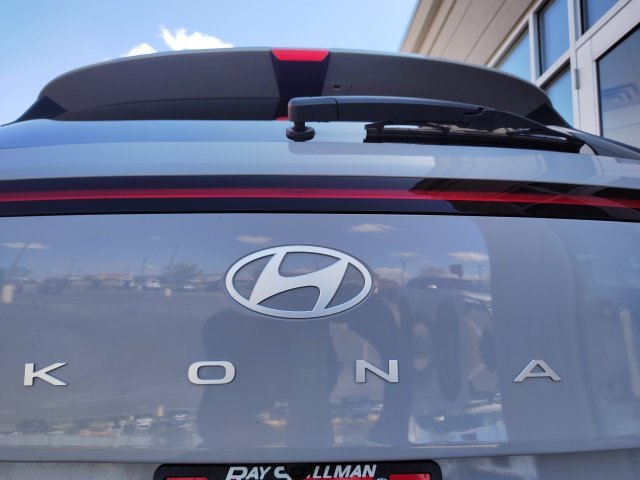 Used 2025 Gray Hyundai SEL image 29