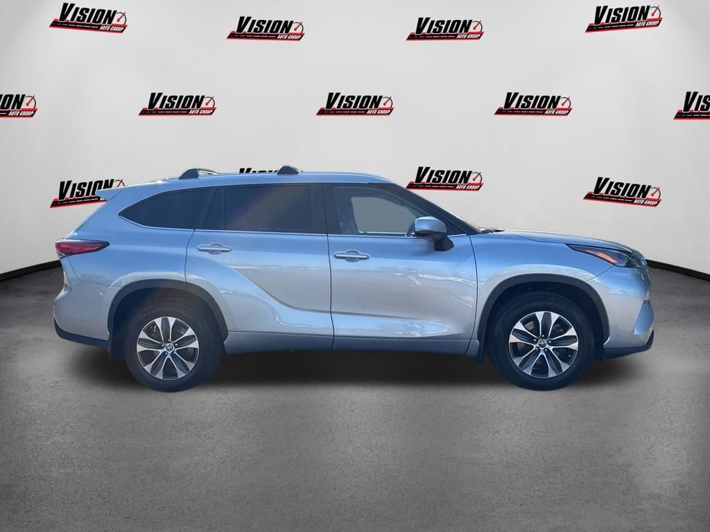 Used 2023 Silver Toyota XLE image 4