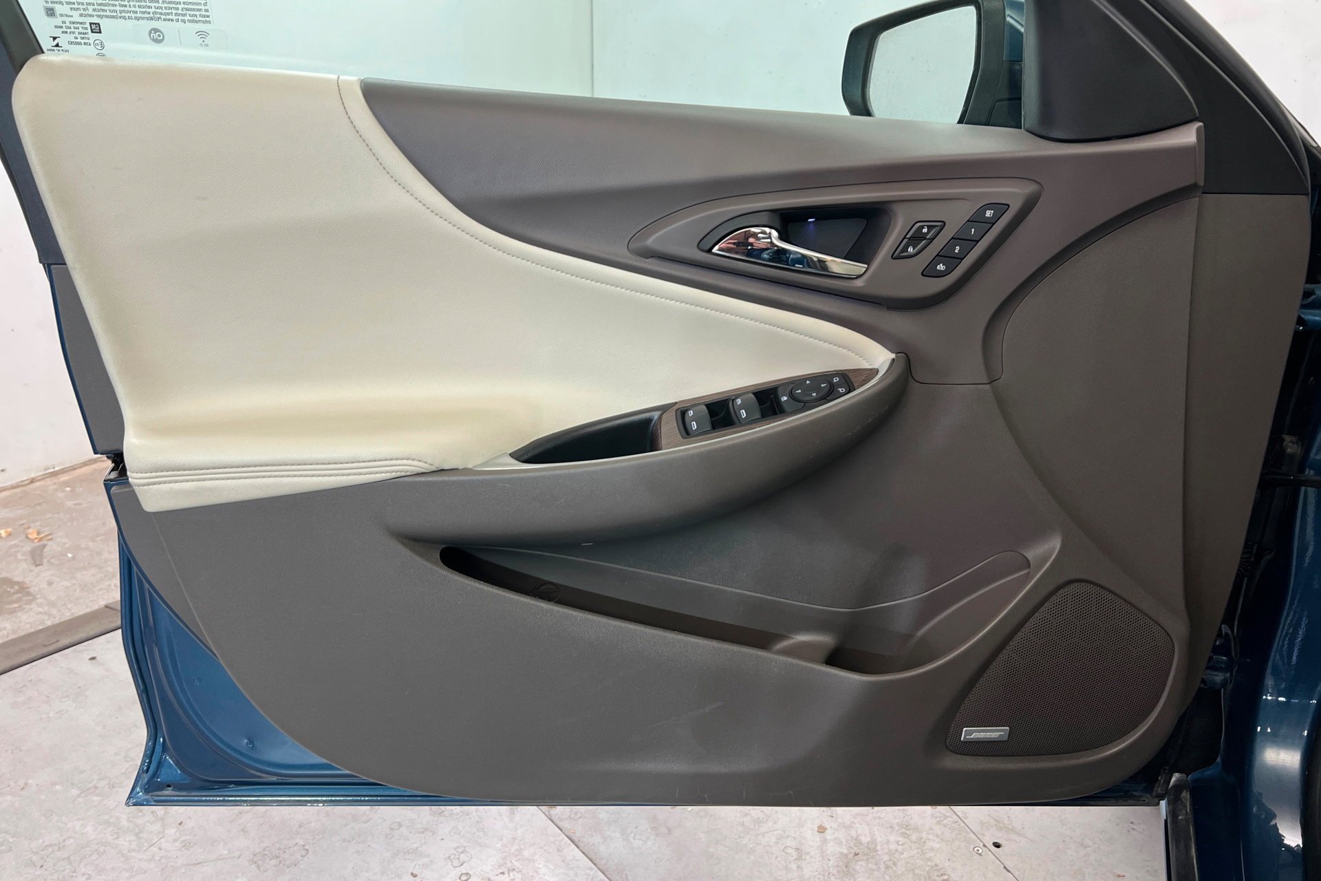 Used 2024 Lakeshore Blue Metallic Chevrolet LT image 15