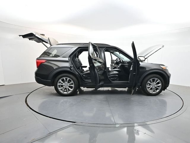 Used 2023 Black Metallic Ford XLT image 31