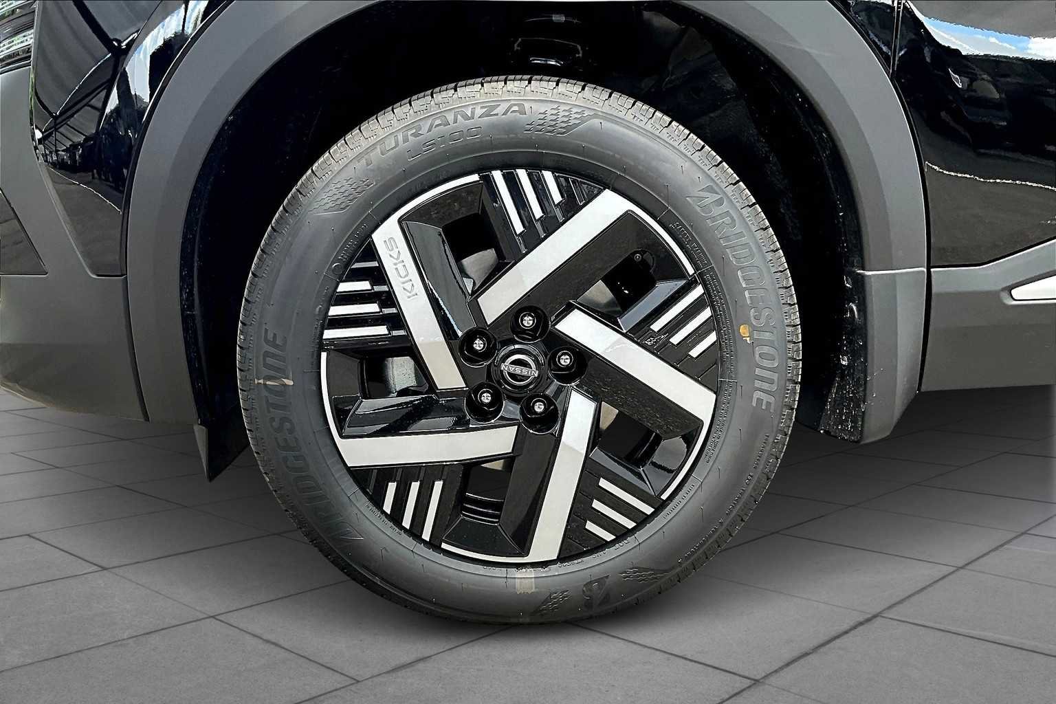 2025 Nissan Kicks SV - Photo 9