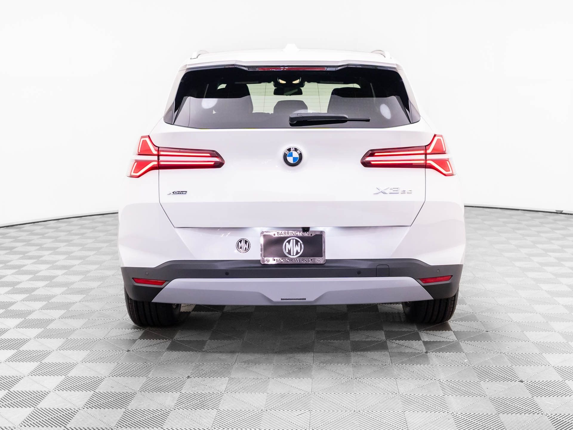 New 2026 Mineral White Metallic BMW 30 xDrive image 4