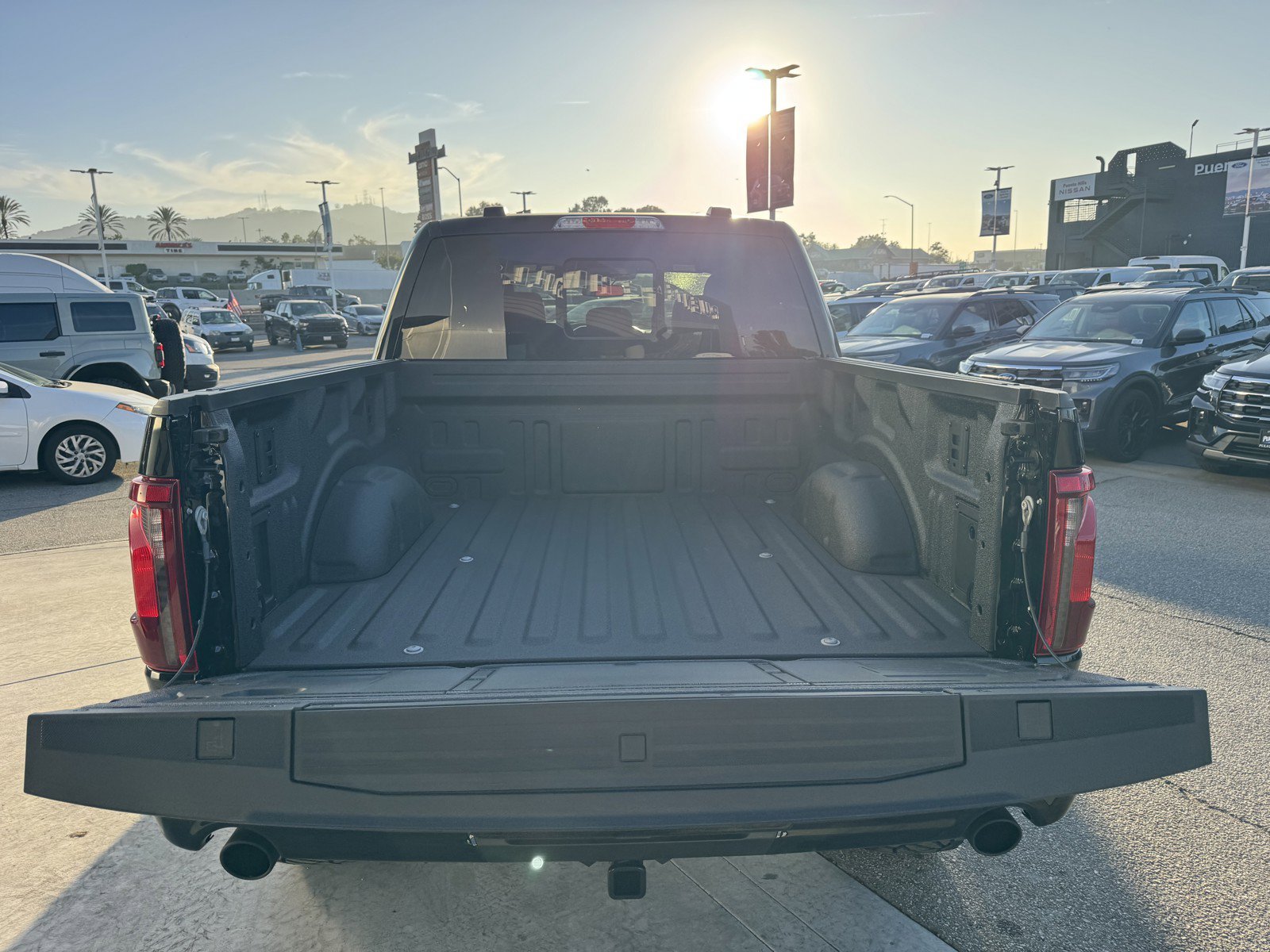 2025 Ford F-150 XLT - Photo 9