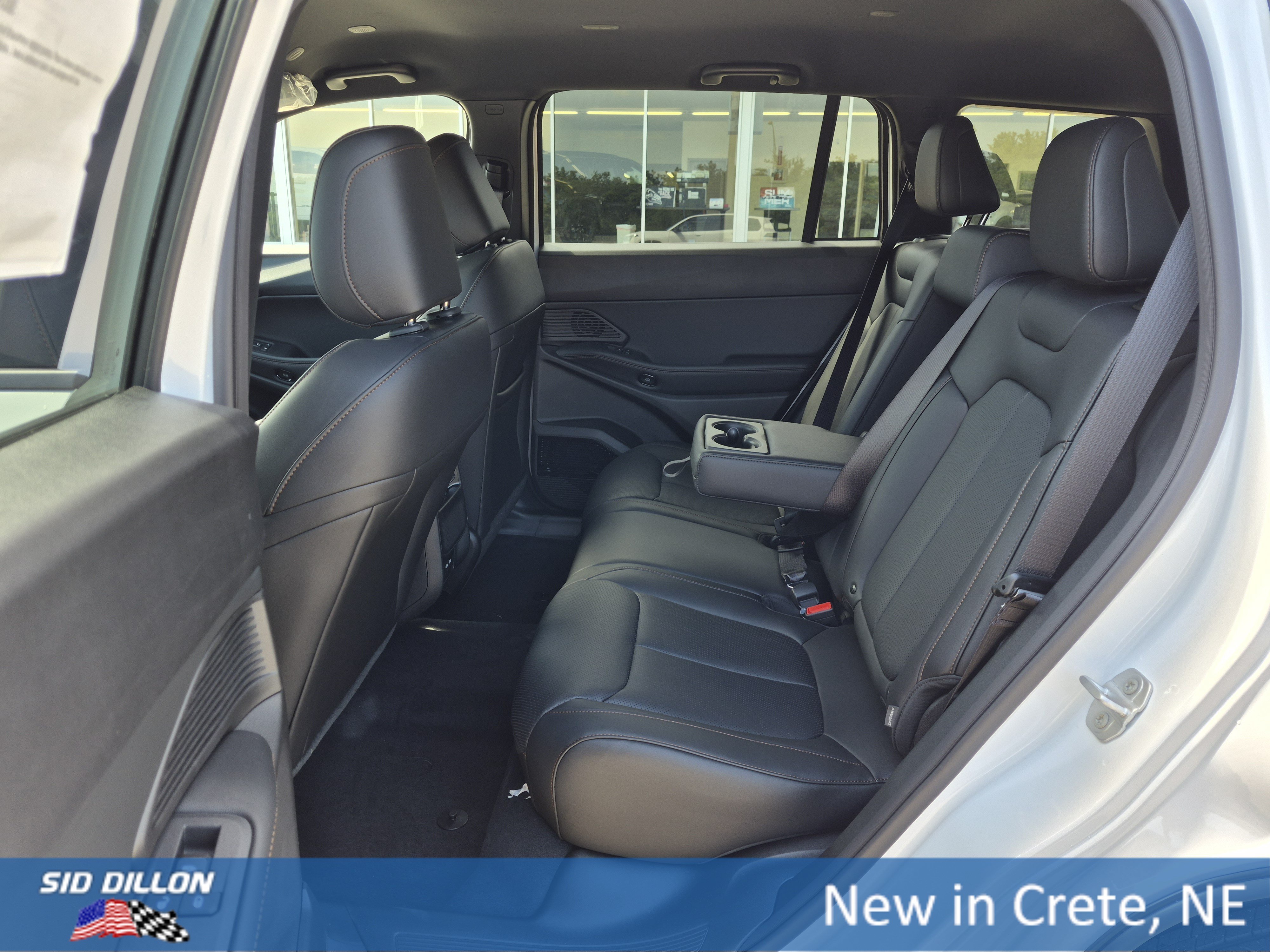 New 2026 Bright White Clear-Coat Exterior Paint Jeep Laredo image 6
