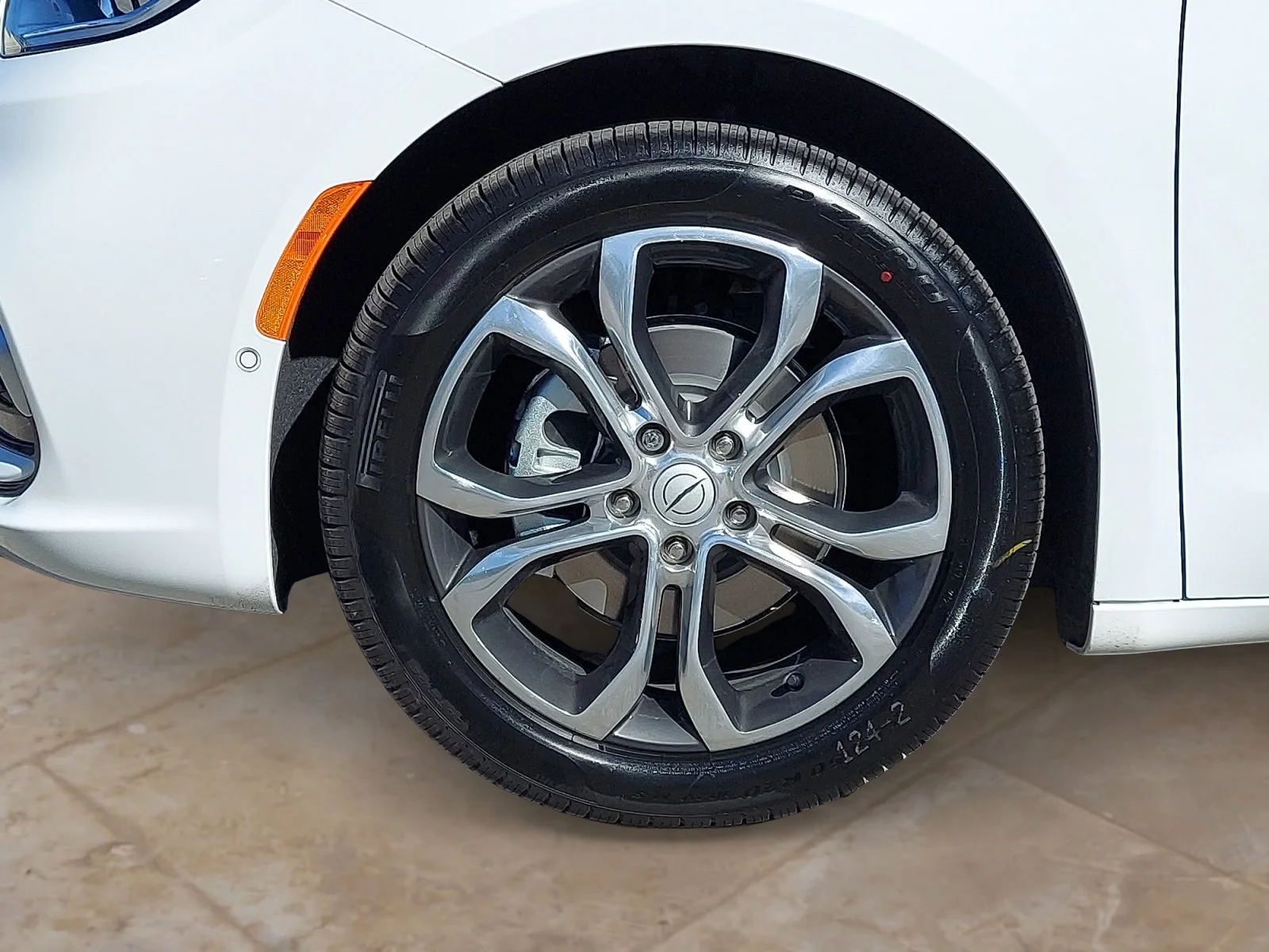 New 2026 Bright White Clearcoat Chrysler Pinnacle image 31