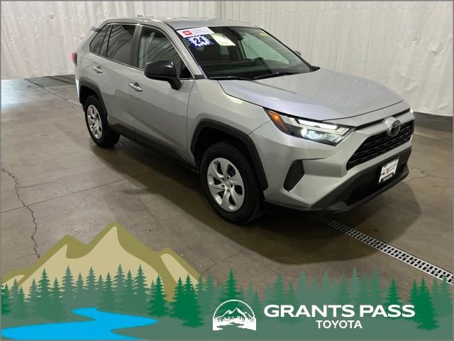 2024 Toyota RAV4 LE AWD's photo