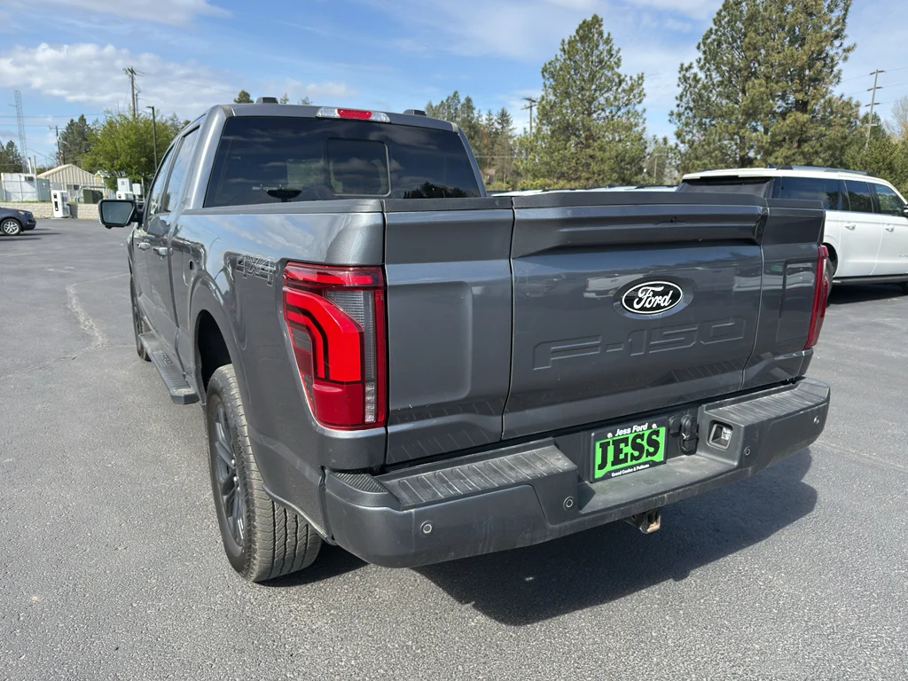 Used 2025 Gray Metallic Ford LARIAT image 31
