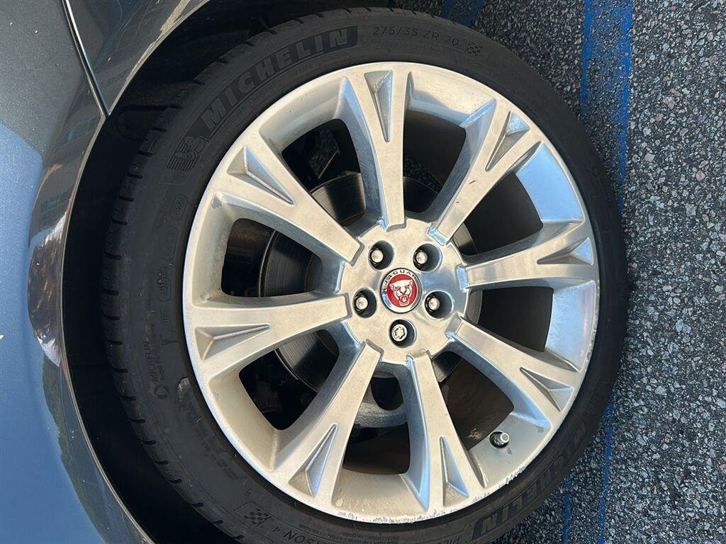 Used 2019 Carpathian Grey Premium Metallic Jaguar XJ R-Sport image 6