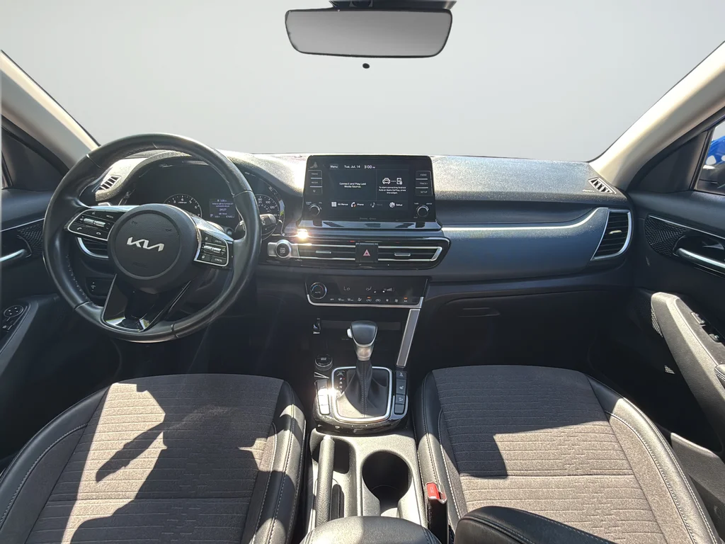 Used 2023 Blue Kia S image 18