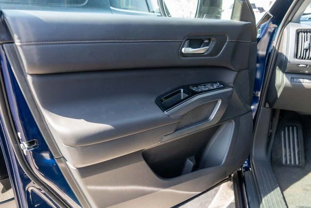 New 2026 Deep Ocean Blue Pearl Nissan SL image 11