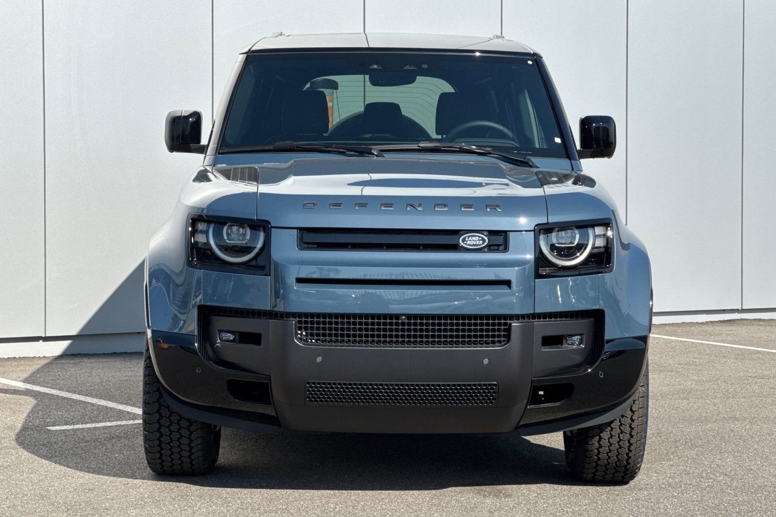 New 2026 Tasman Blue LAND ROVER X-Dynamic SE image 8