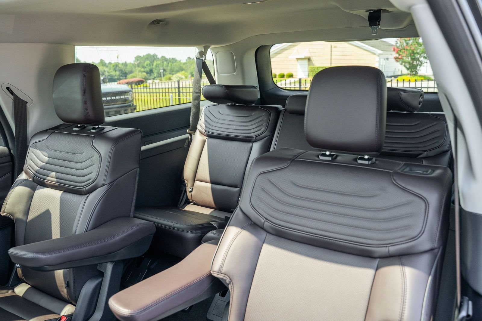 New 2026 Agate Black Metallic Ford MAX Platinum® image 20