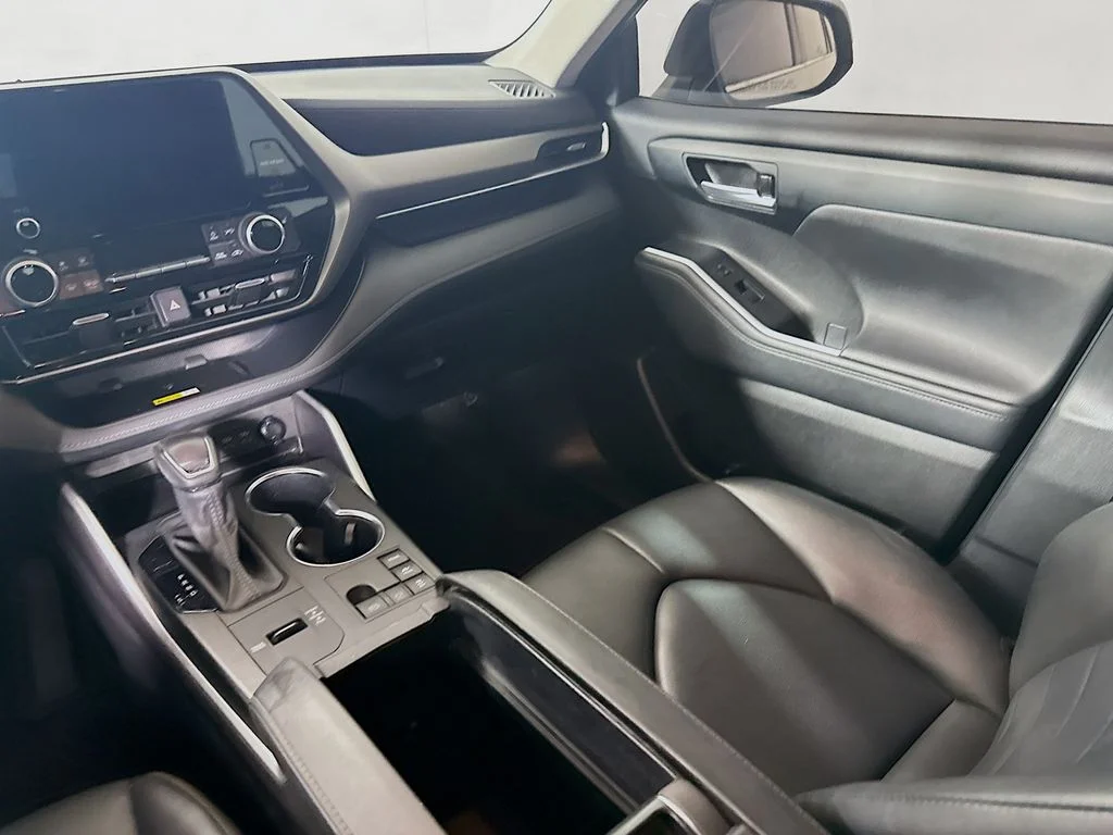Used 2023 Celestial Silver Metallic Toyota Hybrid XLE image 22