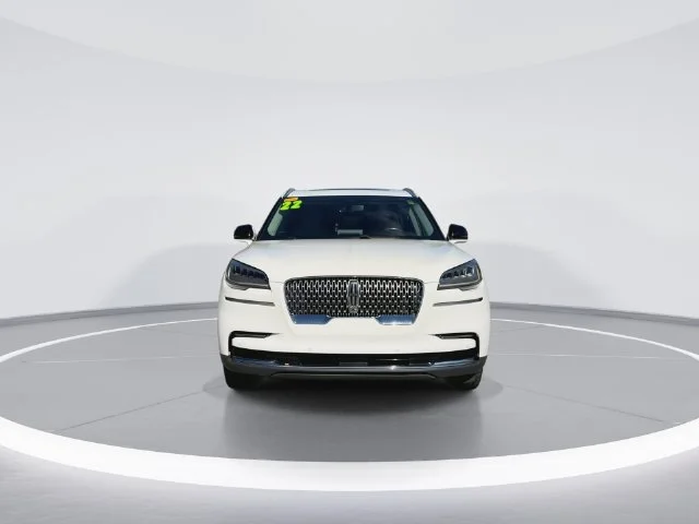 Used 2022 White Lincoln Reserve image 3