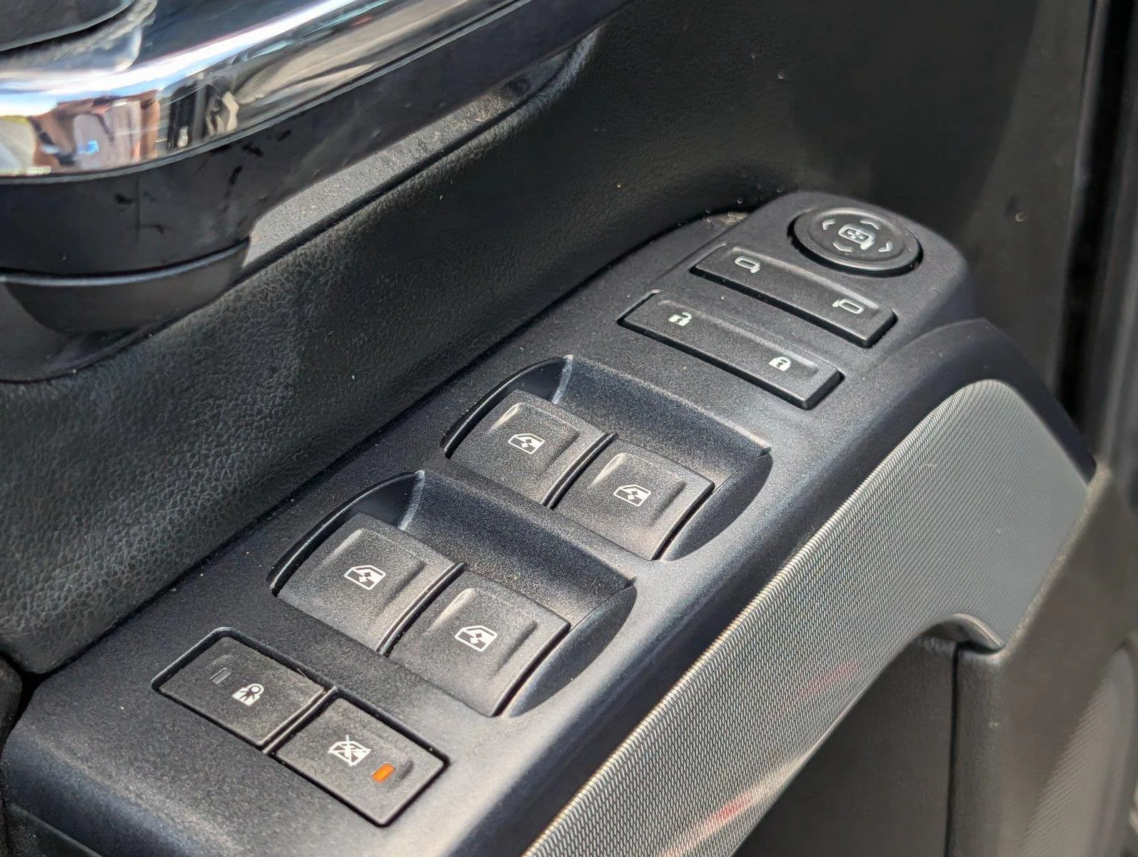 Used 2018 Black Chevrolet LT image 17