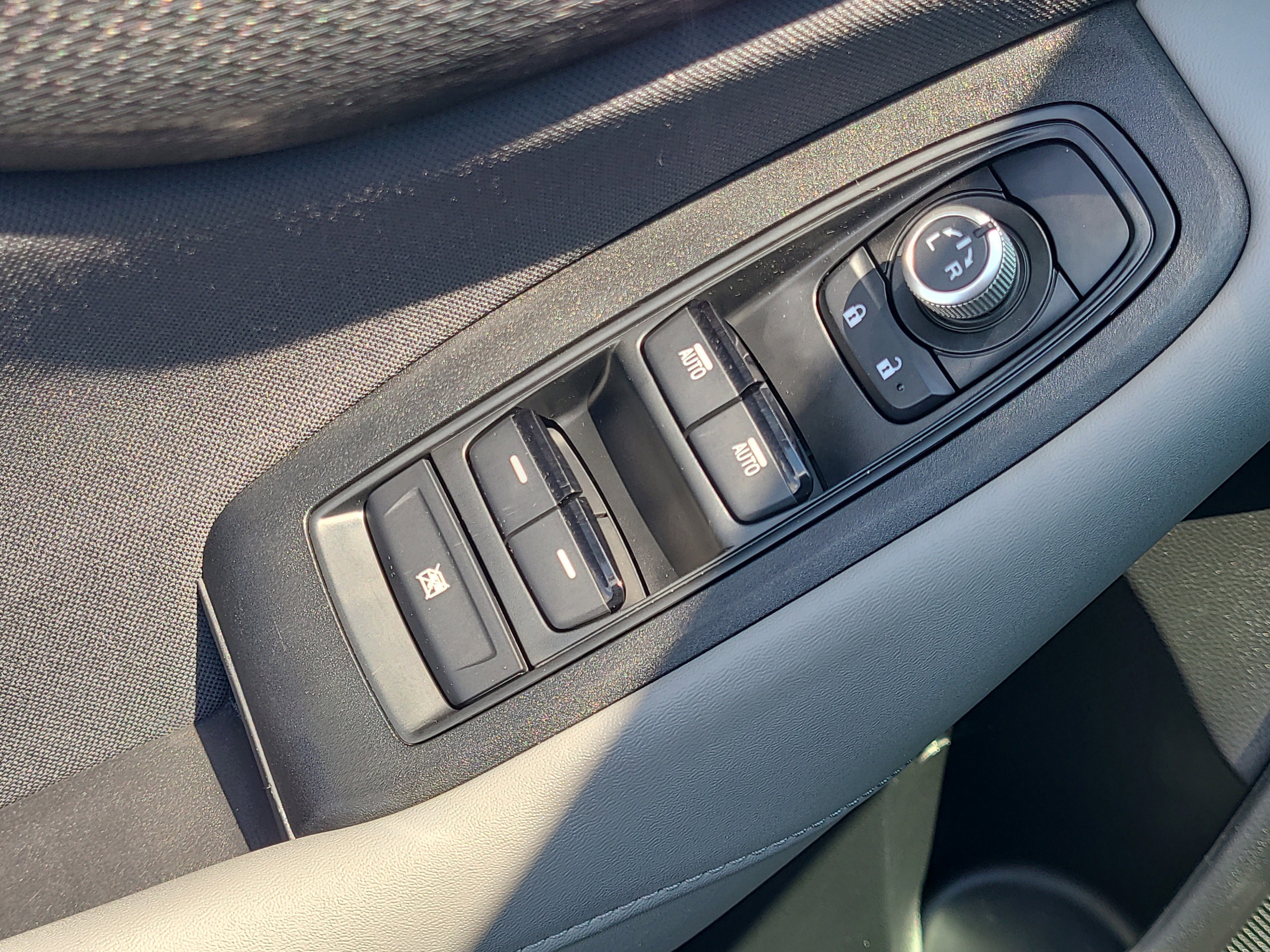 Used 2025 Ice Silver Metallic Subaru Premium image 16