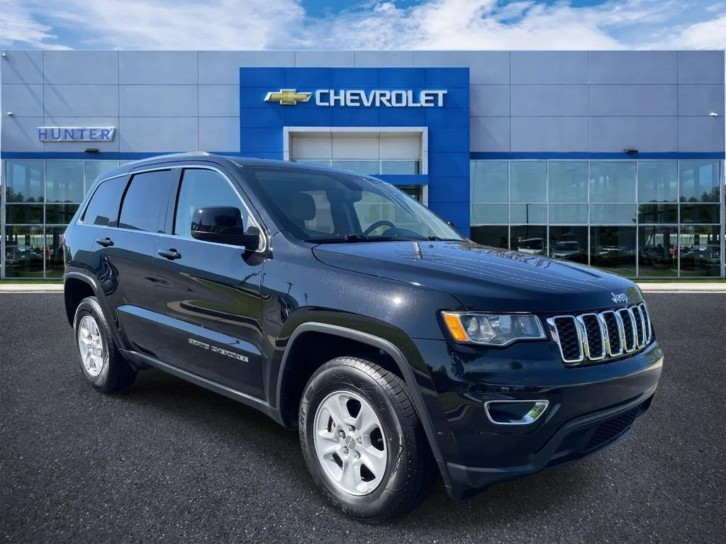 Used 2017 Diamond Black Crystal Pearlcoat Jeep Laredo image 1