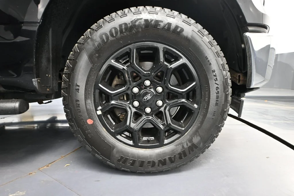 Used 2017 Black Ford XLT image 12