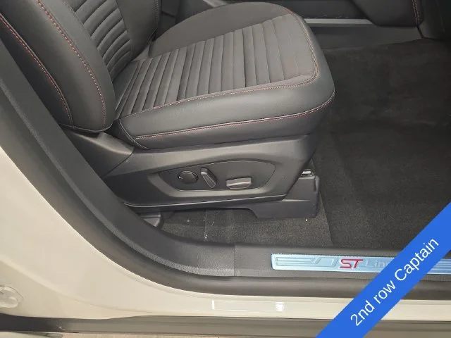 New 2026 Star White Metallic Tri-Coat Ford ST-Line image 11