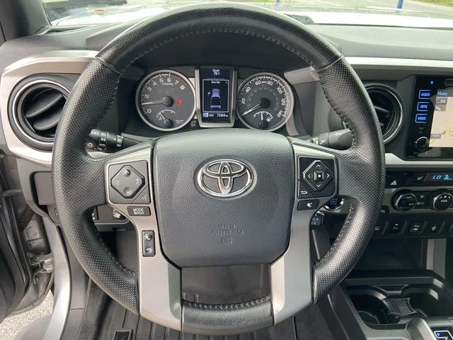 Used 2016 Silver Sky Metallic Toyota Limited image 19