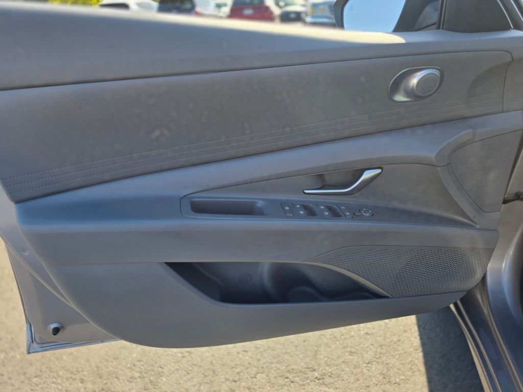 2024 Hyundai Elantra SEL - Photo 18
