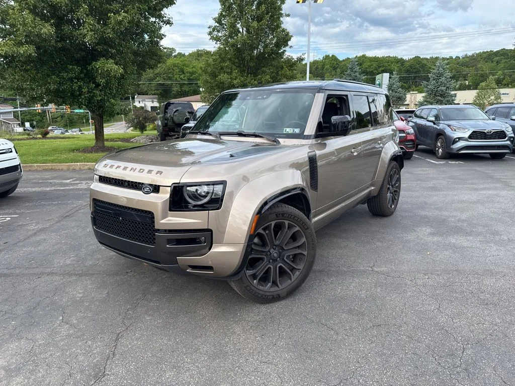 2025 Land Rover Defender's photo