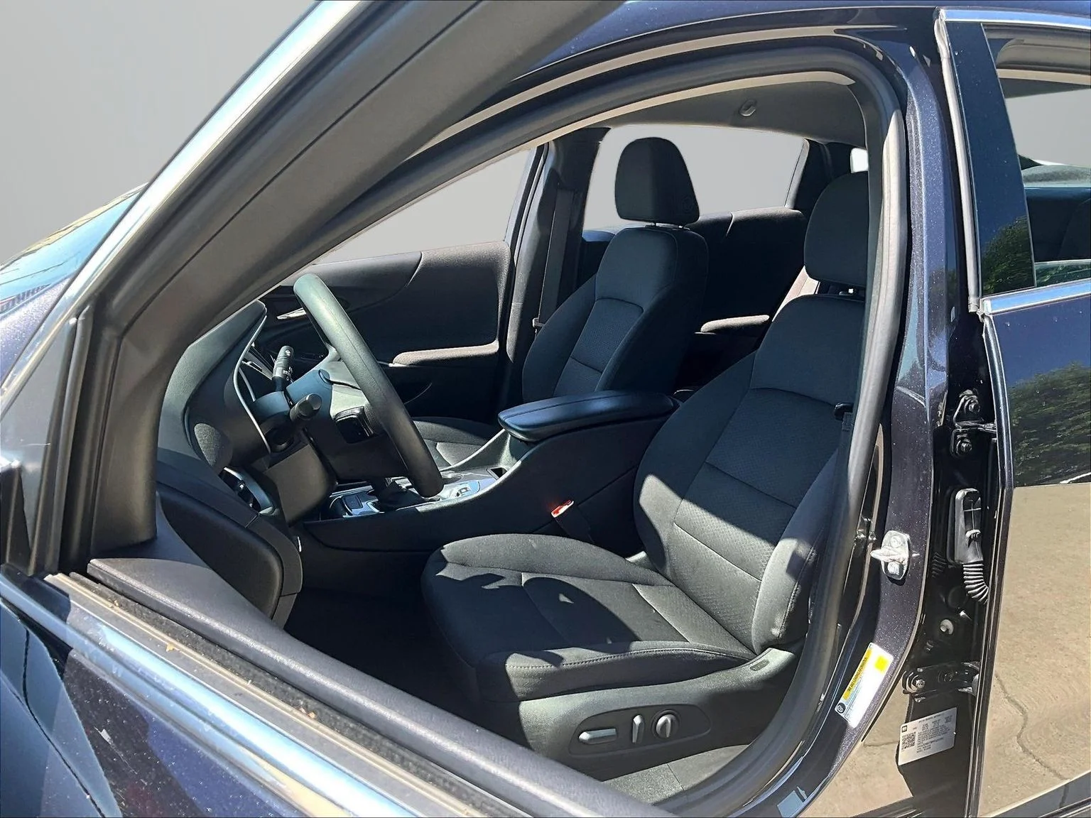 Used 2023 Gray Chevrolet LT image 24