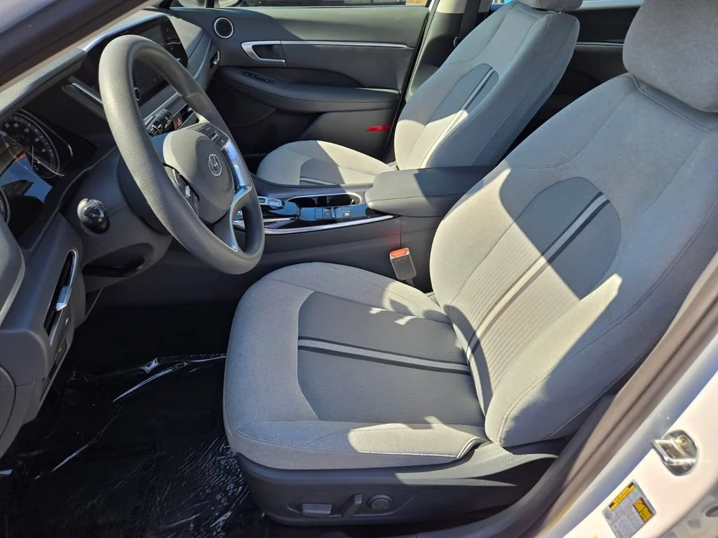Used 2021 Quartz White Hyundai SEL image 10