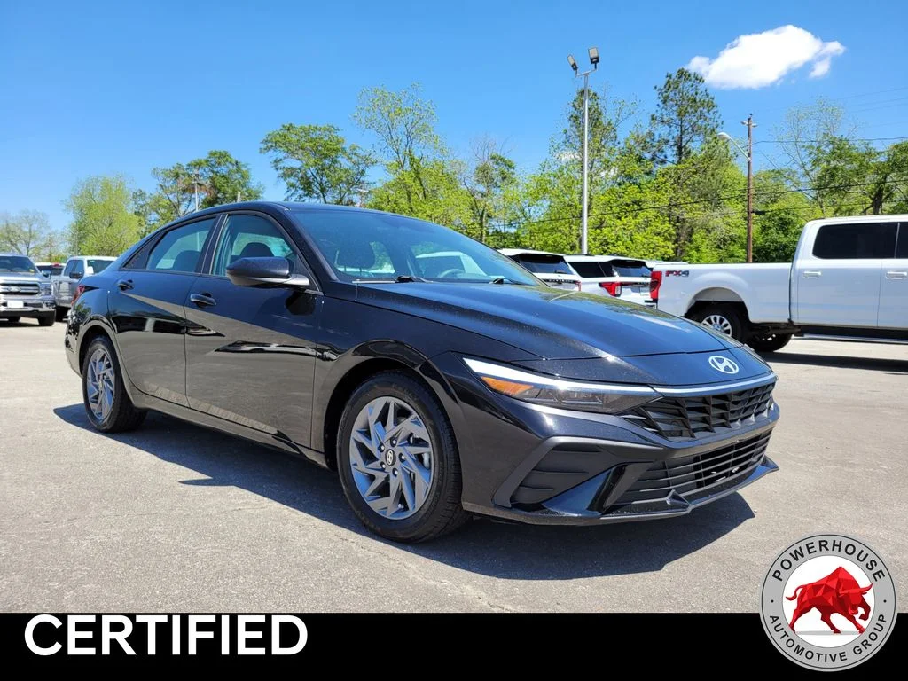 Used 2024 Black Hyundai SEL image 9
