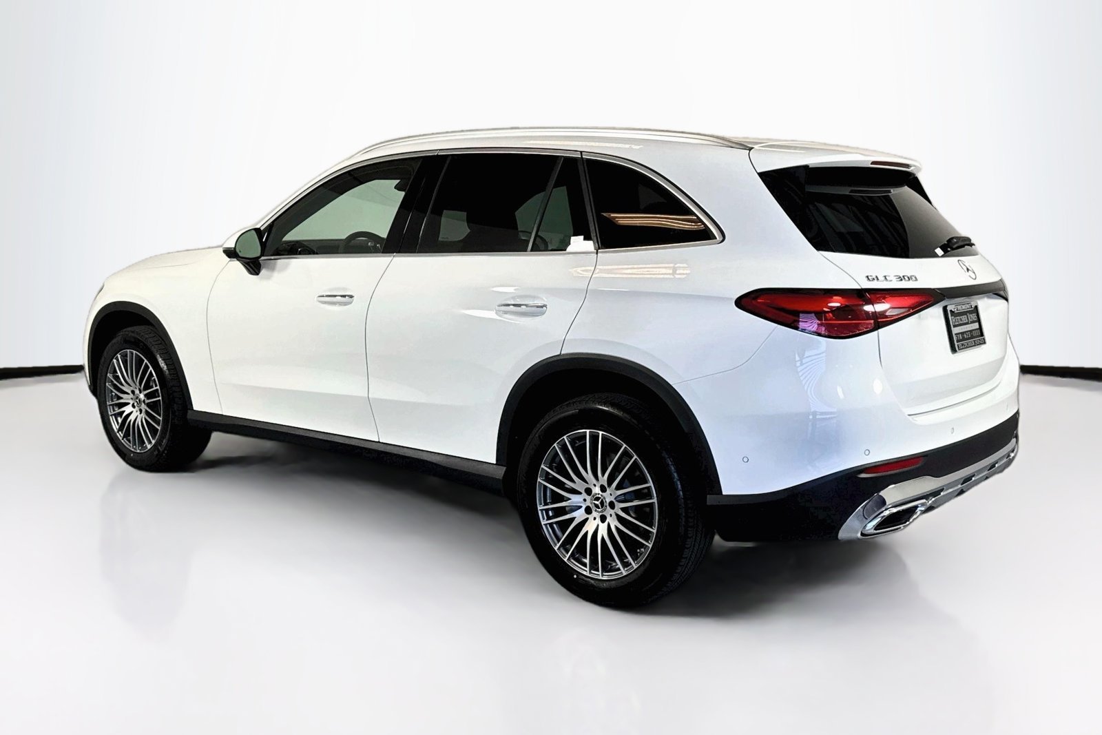 New 2026 Polar White Mercedes-Benz GLC 300 image 7