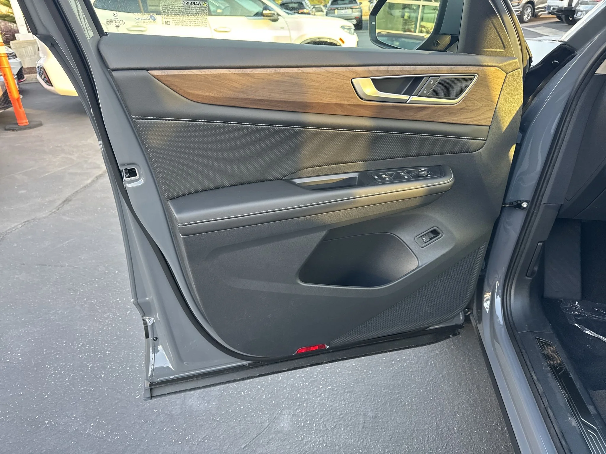 New 2026 Pure Gray Volkswagen 2.0T SE w/Technology image 12