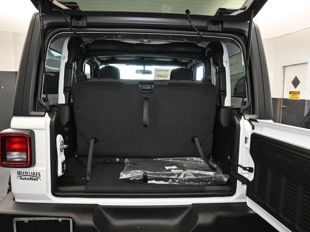 New 2026 Bright White Clear-Coat Exterior Paint Jeep Sport image 28