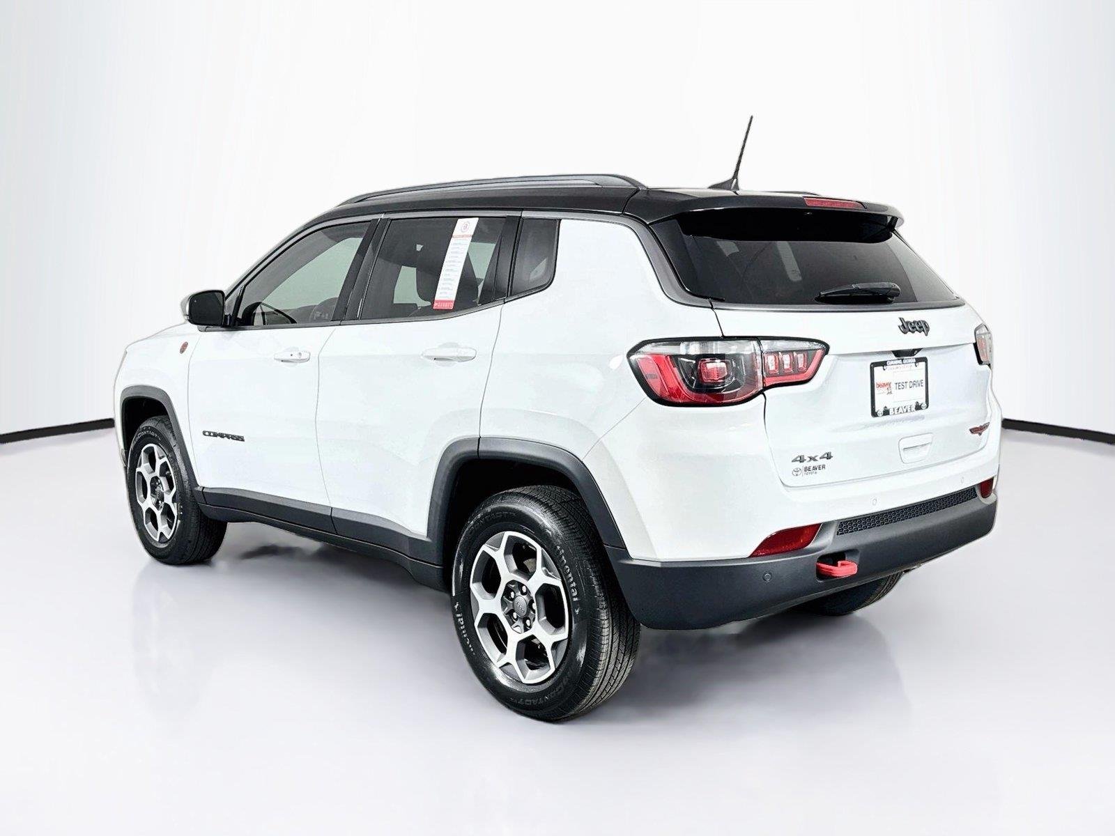 Used 2022 Bright White Clearcoat Jeep Trailhawk image 11