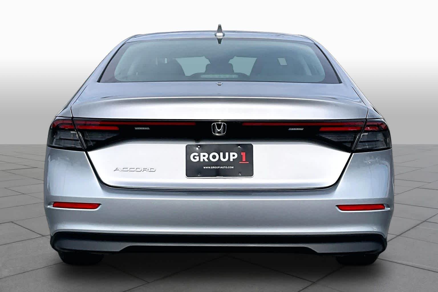 Used 2023 Lunar Silver Metallic Honda EX image 5