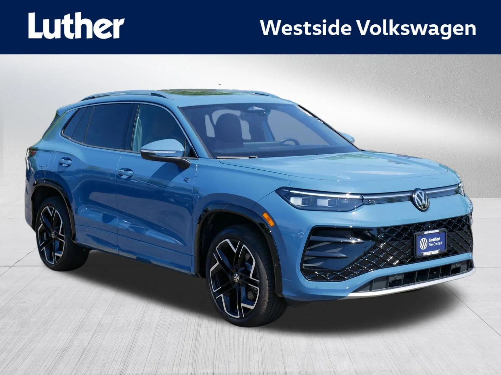 2025 Volkswagen Tiguan 2.0T SEL R-Line 4Motion's photo