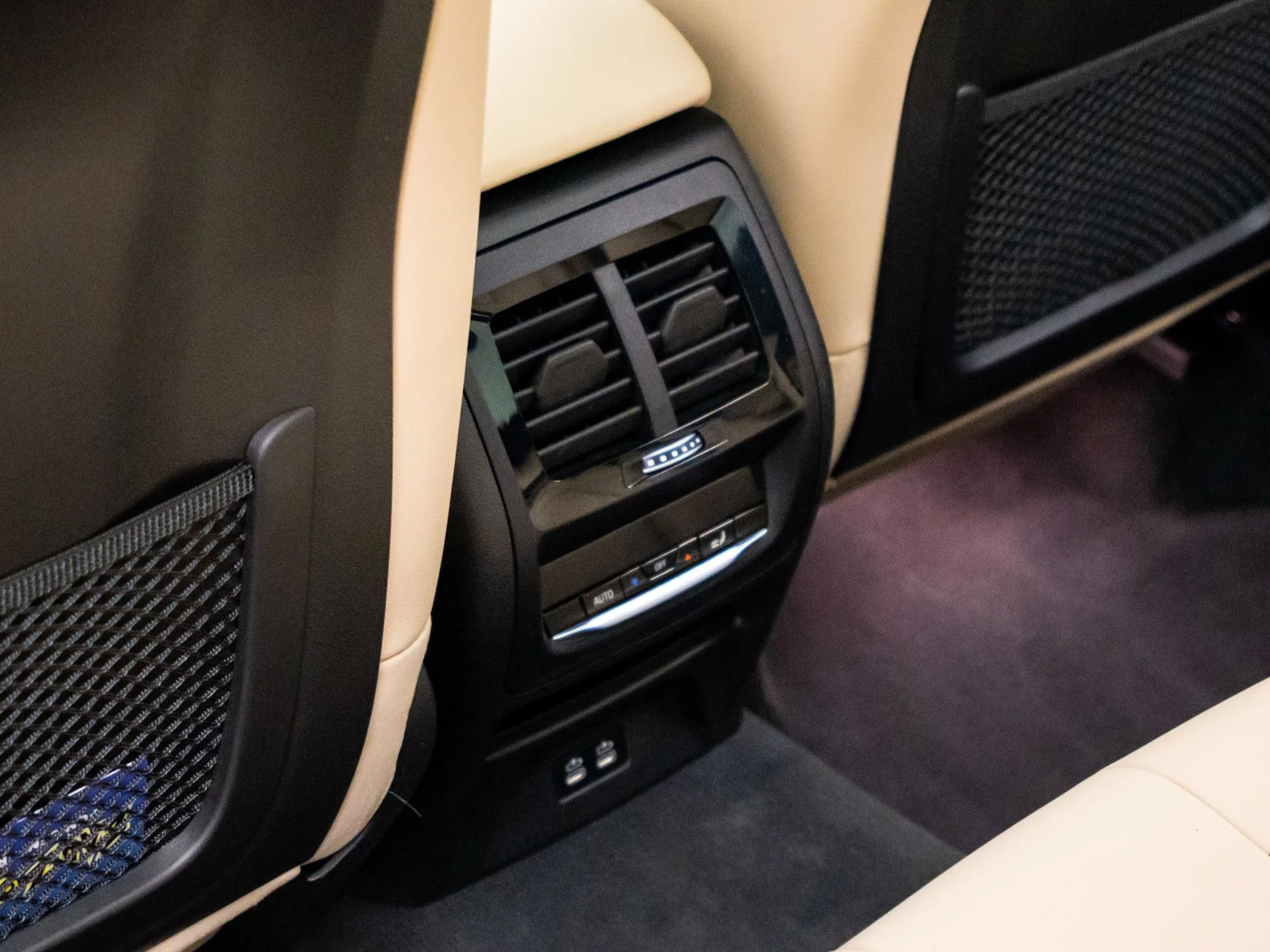 Used 2023 Black BMW xDrive30i image 19