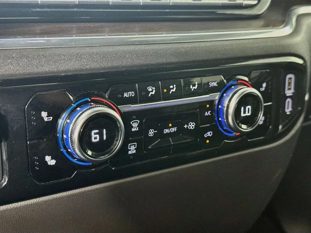Used 2025 Silver GMC SLT image 17