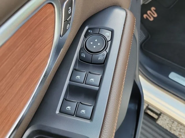 New 2027 Star White Metallic Tri-Coat Ford King Ranch® image 21