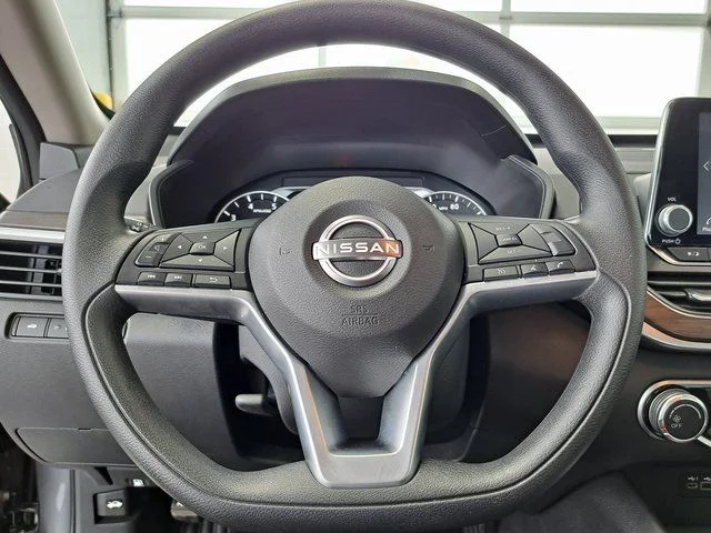 Used 2025 Gray Nissan 2.5 SV image 10