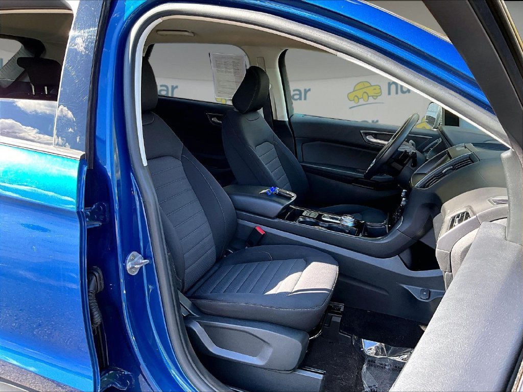 Used 2020 Blue Metallic Ford SE image 11
