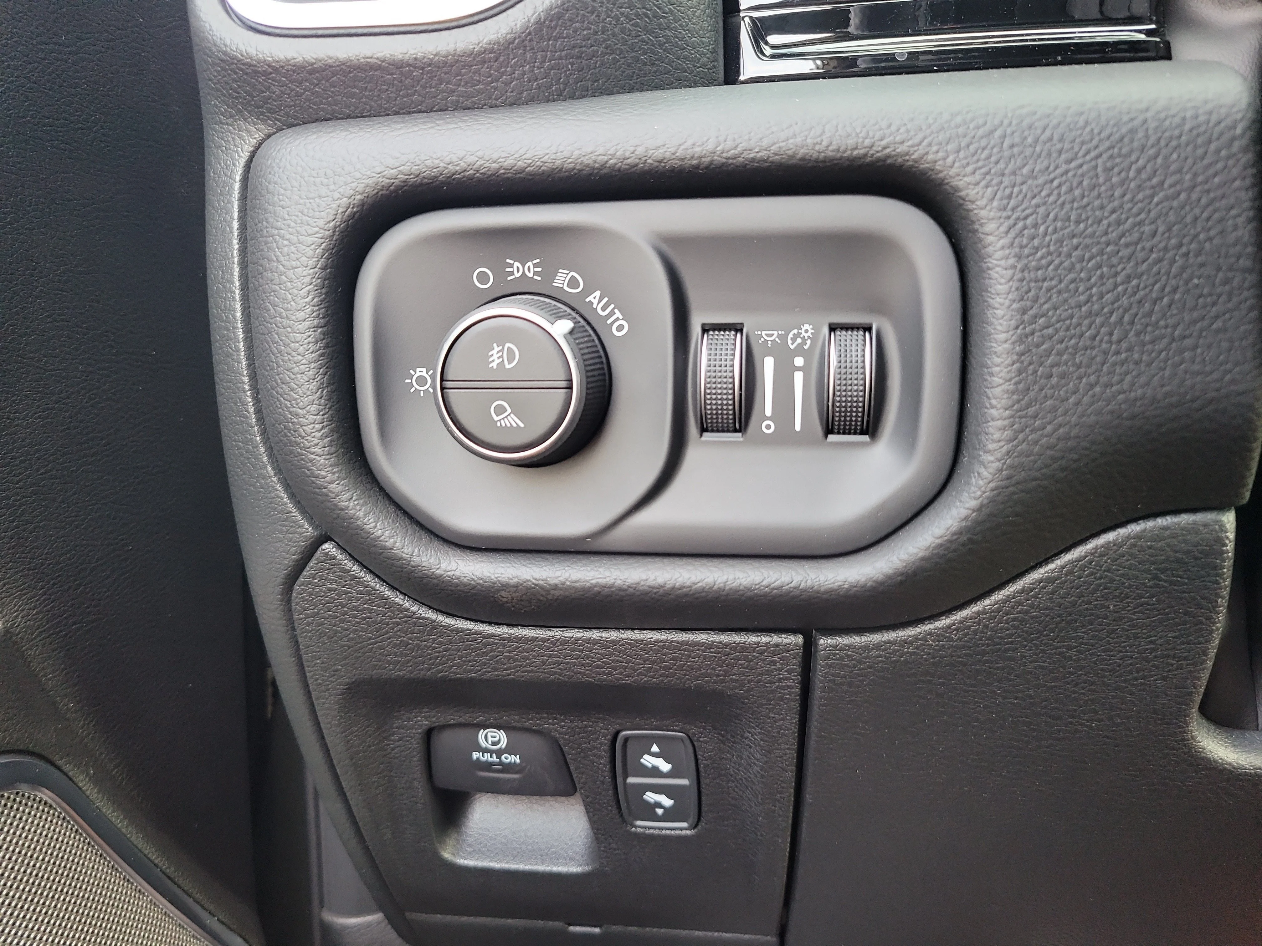 New 2026 Canyon Lake Ram Laramie image 21