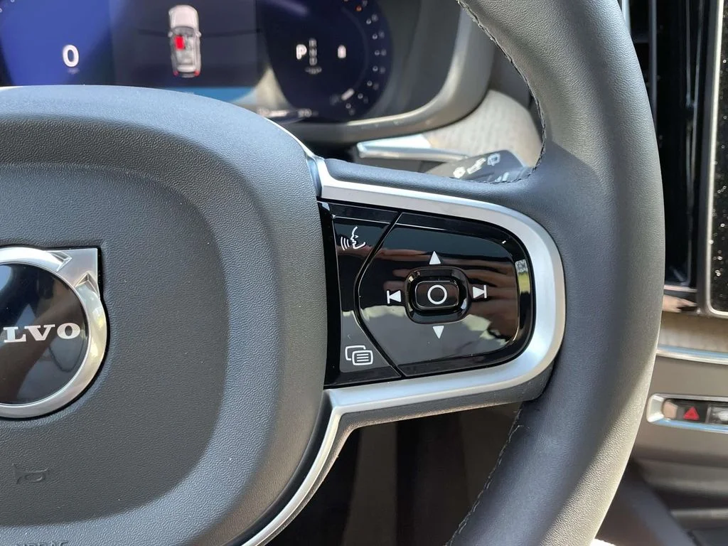 2026 Volvo XC60 Plus - Photo 36