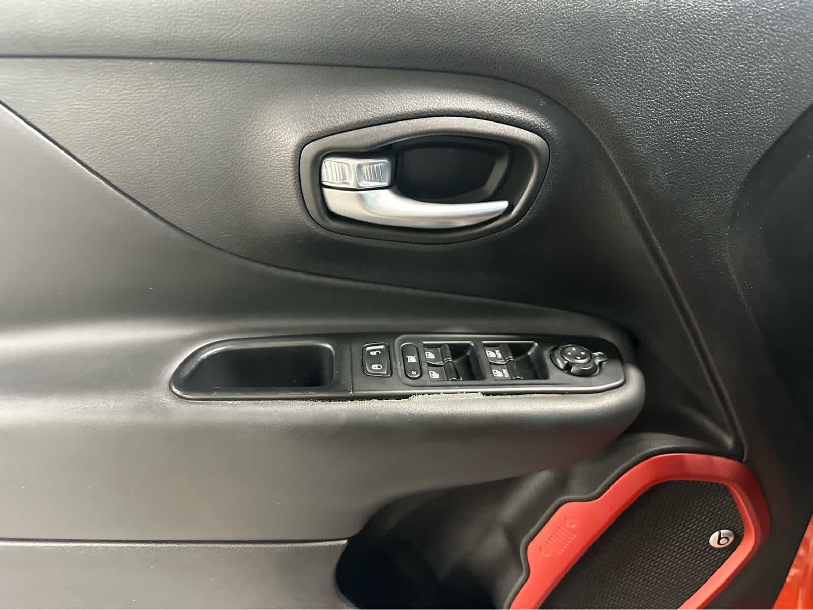 2016 Jeep Renegade Trailhawk - Photo 24