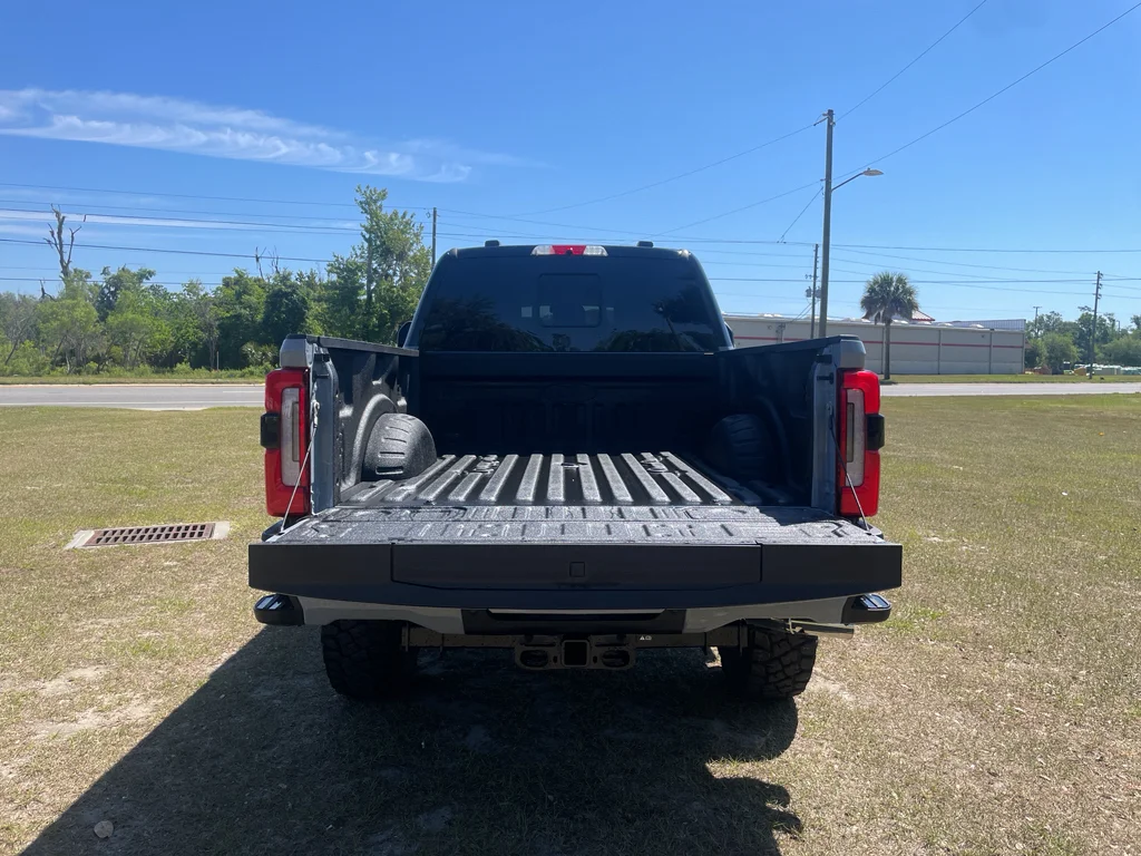 New 2026 Glacier Gray Metallic Tri-Coat Ford F-350® Platinum® image 9