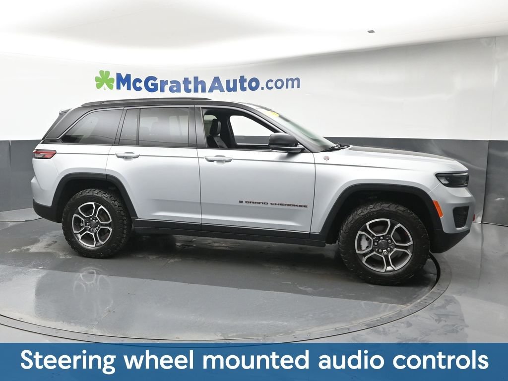 Used 2022 Silver Jeep Trailhawk image 8