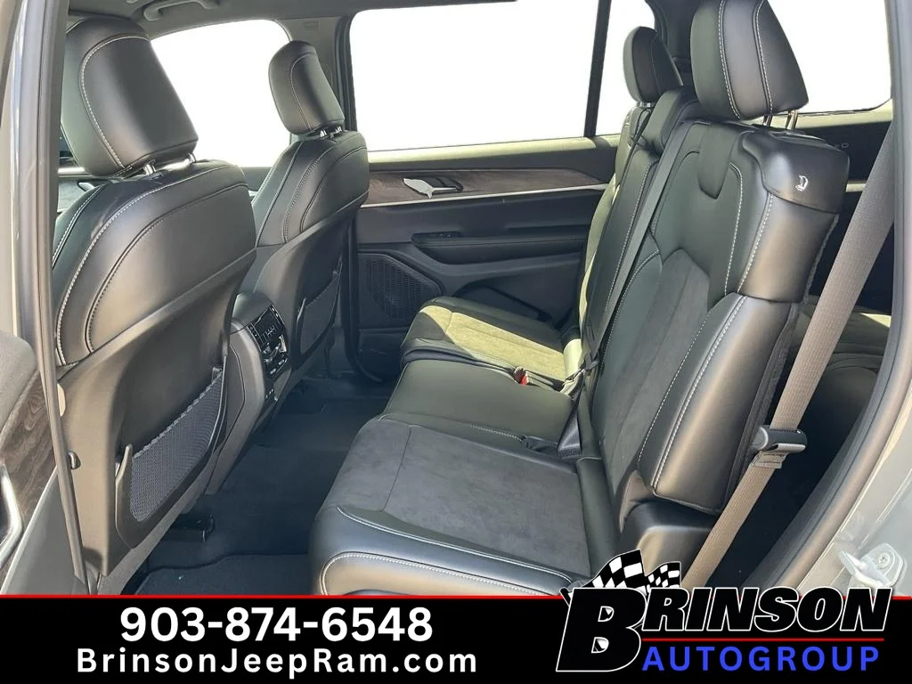 New 2027 Sting-Gray Clearcoat Jeep Laredo Altitude image 8