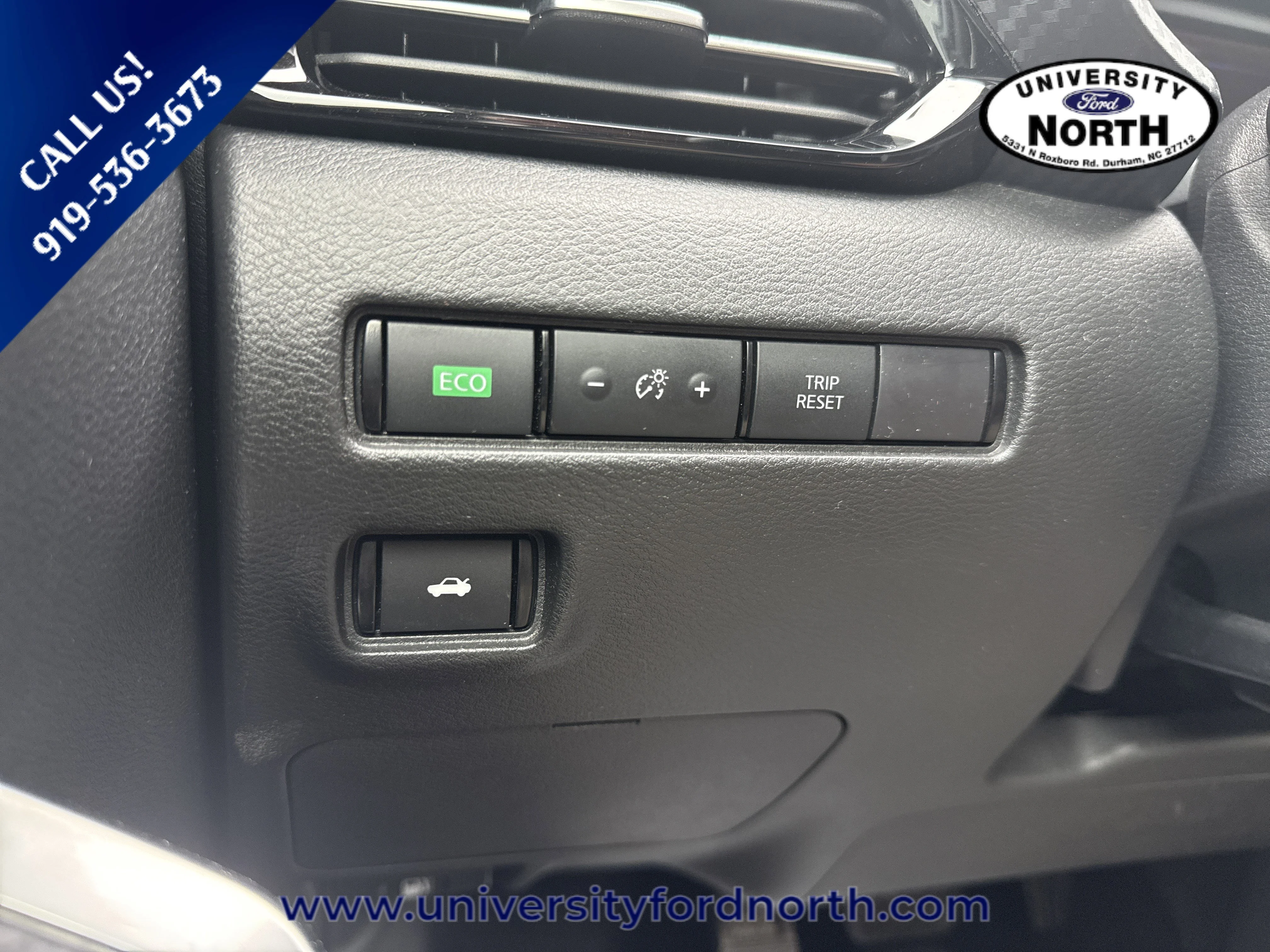 Used 2023 Aspen White Tricoat Nissan SR image 16