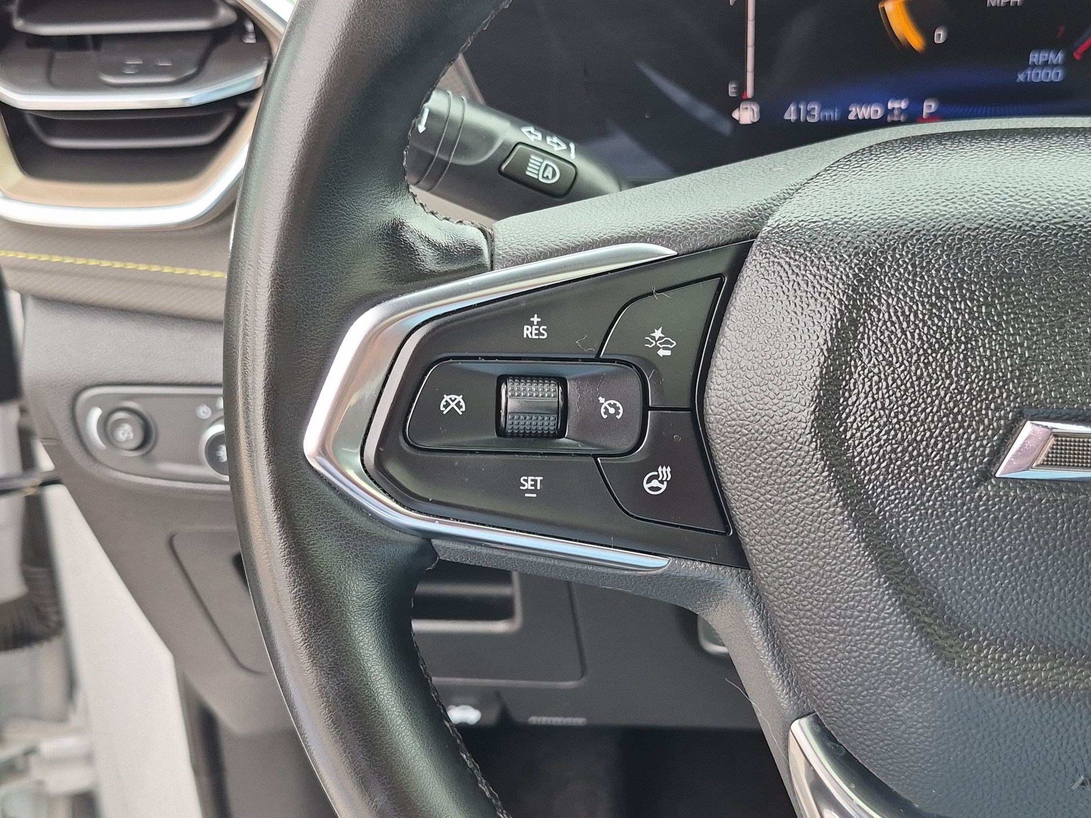 Used 2024 Iridescent Pearl Tricoat Chevrolet ACTIV image 19